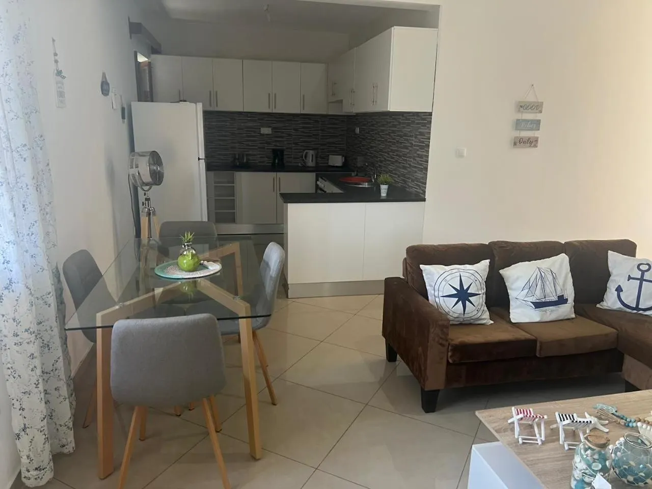 Techas Cozy 2 Bed Apt Tarrafal